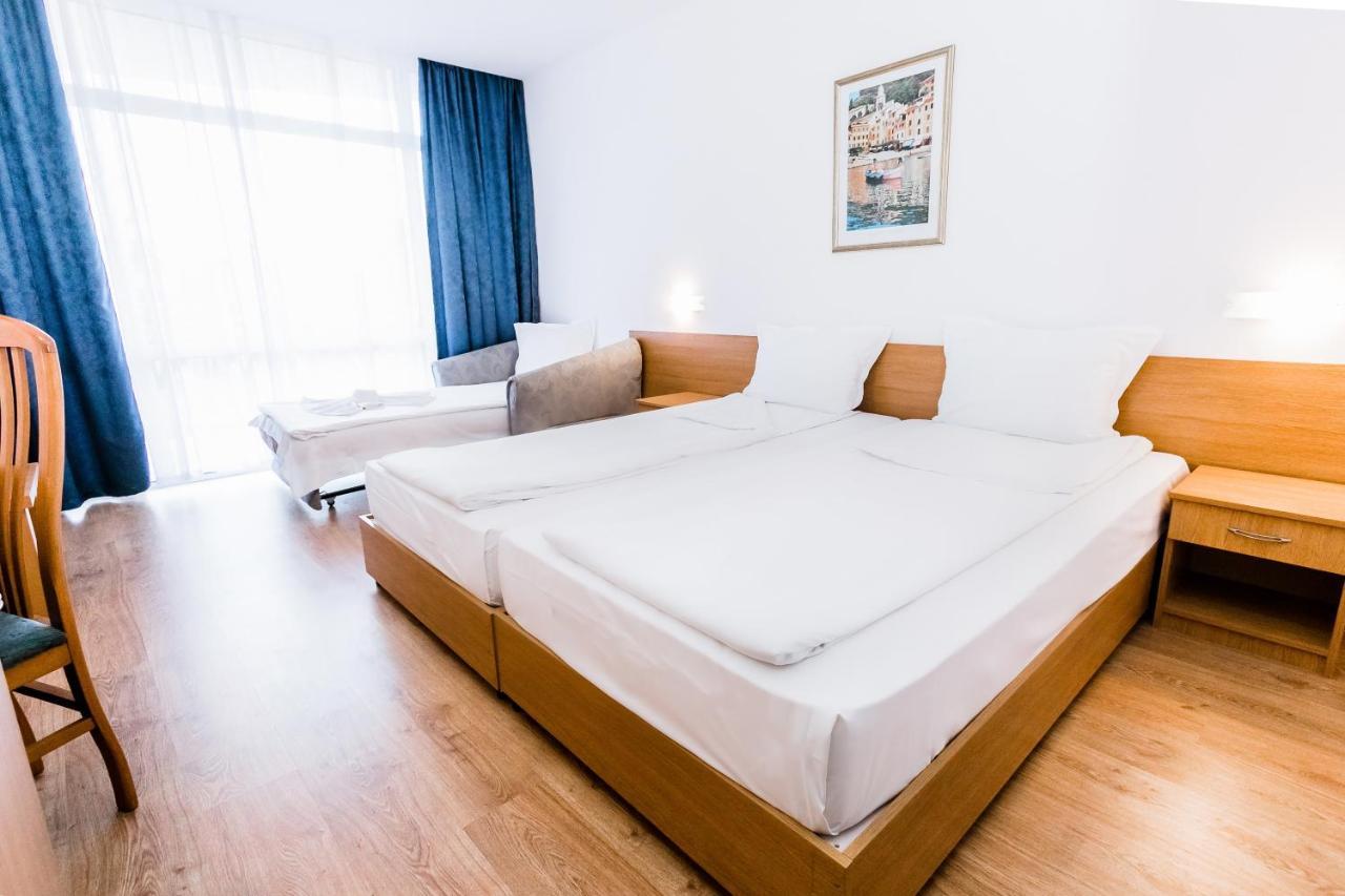 Opal Hotel 3*